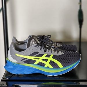 Asics novablast sneakers